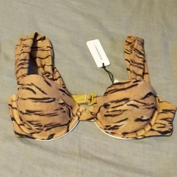 WeWoreWhat Claudia Underwire Bikini Top Tiger Print Animal - Picture 2 of 7